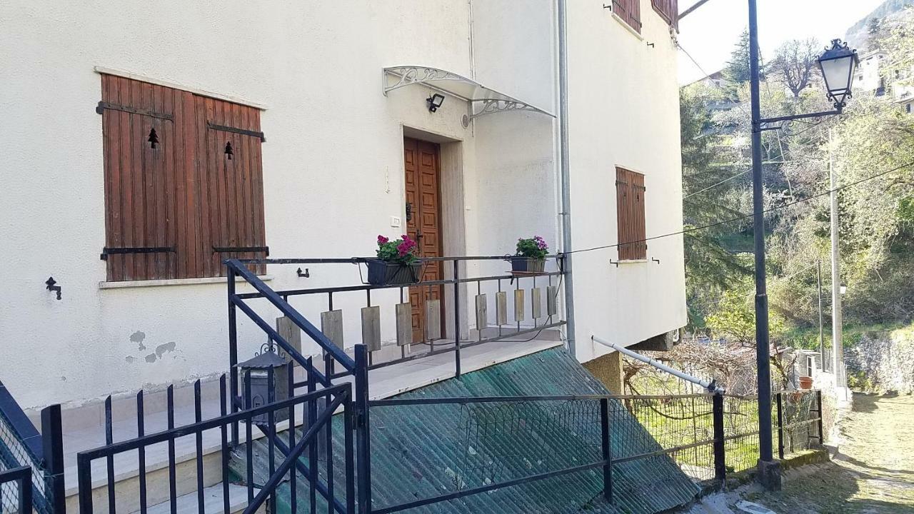Casa Vacanze Da Oscar Triora Exterior photo